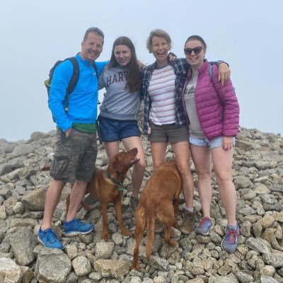 Husband and Father to two wonderful girls. Sports Anorak with two fox red labradors 🦊🦊