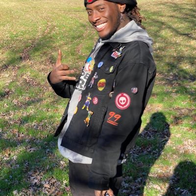 I like to eat skate and sleep very simple 🛹                                                 Having an attitude is counter productive to being blissful ☯️