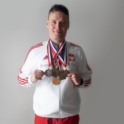 Fencing coach. Medalist of World Championship and Europen Championship.Champion of Poland🇵🇱(assistant coach Cadet , Junior , Senior).FIE R🙋‍♂️FogtMentality🤺