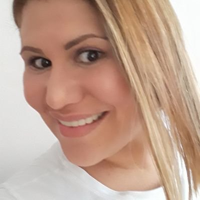 La humildad no solo se manifiesta con actos, se lleva en el corazón, también la debemos enseñar los unos a los otros. Trabajemos por un mundo mejor.