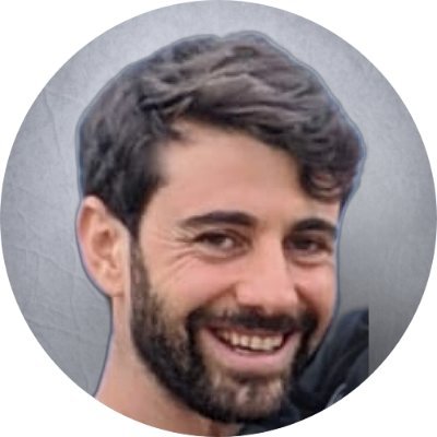 Community building, cool products and creative solutions.
Day: Building & empowering communities to outsmart traffic @Waze.
Night: building @communitystash.