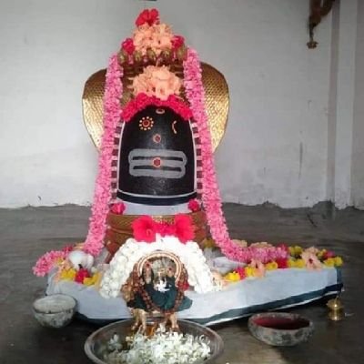 *வாழ்க்கையில் இரண்டு வாய்ப்புகள் உள்ளது* . _ஒன்று உன்னால் மாற்ற முடியாதவற்றை ஏற்றுக்கொள்வது .*_மற்றொன்று ஏற்றுக்கொள்ள முடியாதவற்றை மாற்றிக்காட்டவது_*
