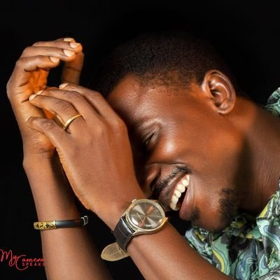 Photographer. Bookworm. Friend of Jesus. Administrator. contact no: 08183477174.
IG handle: @mycameraspeaks4u