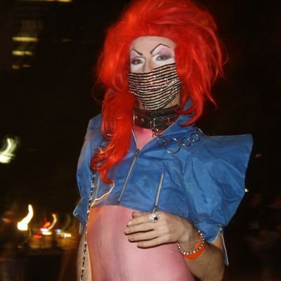 Drag Queen World; Artista,Modelo de Fotografia, Hostess, Performances-Art-Show. Un drag estilo 90's con plataformas.