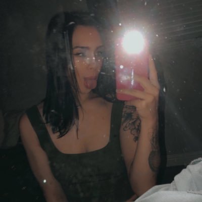 lyviamckinnon's profile picture. 