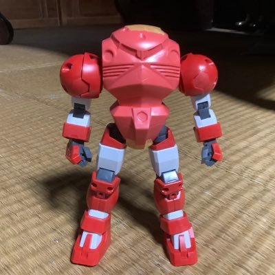 プラモ専用アカ。ガンプラマイスターだけど最近のガンプラにはついていけない。連結キャタピラ中毒。グンマー。