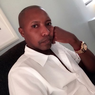 FloydDemian's profile picture. Solo,tranquilo y feliz