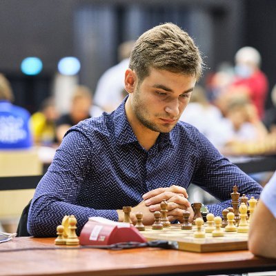 24 yo chessplayer, chess coach since 2017.
Ex TFT challenger, also TFT coach.