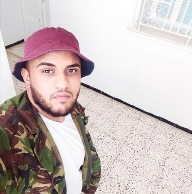 dZHJv9h2PQigRva's profile picture. 