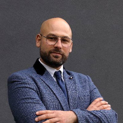 MaciejBultowicz's profile picture. PR, komunikacja - tym się interesuję.
Podróże motocyklowe, film, muzyka - to kocham.