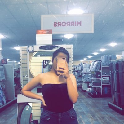 I sell feet pictures for anyone interested 😉 I also have an onlyfans account 😌 all fetish’s are welcome cashapp $RachelArtega