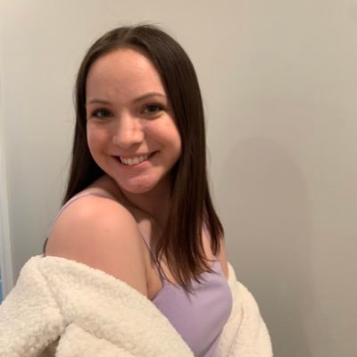 alyssatrobl's profile picture. she/her