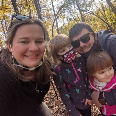 Mother 👩👧👧 Middle School ELA Teacher 👩🏼🏫 Wife 👩❤️👨 Reader 📖 Wannabe Writer 📝 she/her/hers ✌🏻 Bengal 🐯 8A Team Leader 🏫