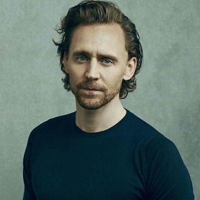 Sr Hiddleston 🦋 #Loki 🍪
