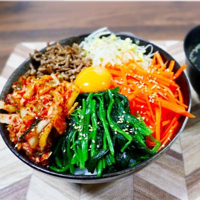 サラリーマンのオシャレ料理 春巻き 春巻きの作り方 カリッと仕上げるコツ 料理好きな人と繋がりたい 料理 男料理 金欠サラリーマン オシャレ料理 簡単料理 料理動画 簡単レシピ T Co Honfrsqlod 動画で作り方を解説しています