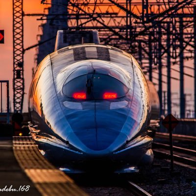 新幹線と夕陽をこよなく愛するオッサン🚄過去画多め🚄写真の重複は大目に見て下さい