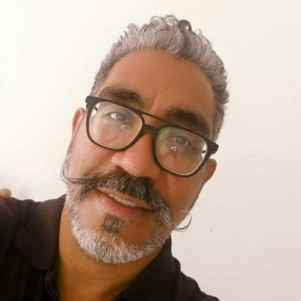 ♒ Diseñador Gráfico, Scout, Melómano, A dentro del círculo, Enamorado de La Luna; Scuba Diver, Uneartista, Fotografía y Artes Plásticas