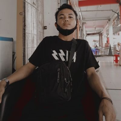 Hadi64921114's profile picture. 🤷