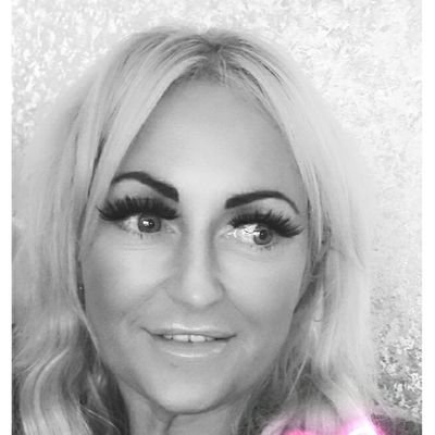 Melanie19891061's profile picture. I'm super cool