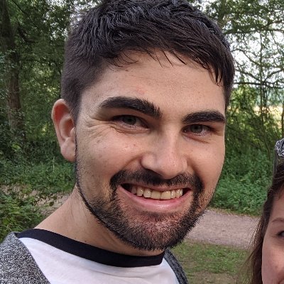 dev__simon's profile picture. UK based developer building stuff with Python 🐍🇬🇧