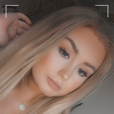 insta - chloehollas