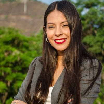 🎓 Politóloga | 📚 MPA in @ColumbiaSIPA | 💡 Directora en @LaboratorioLIAP | Becaria de @fundacionbotin y @FURPlata
