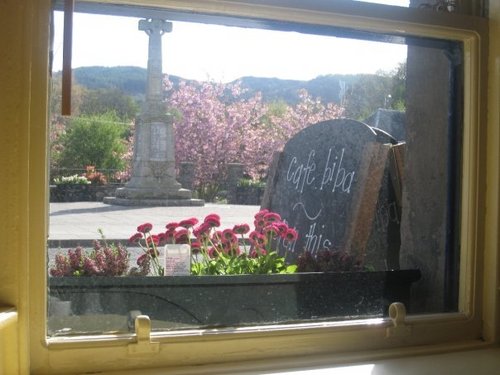 May_xo's profile picture. Pretty much fashion obsessed and unabashed about it =)