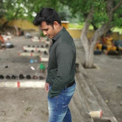 Dharani87835307's profile picture. Lead Software Engineer