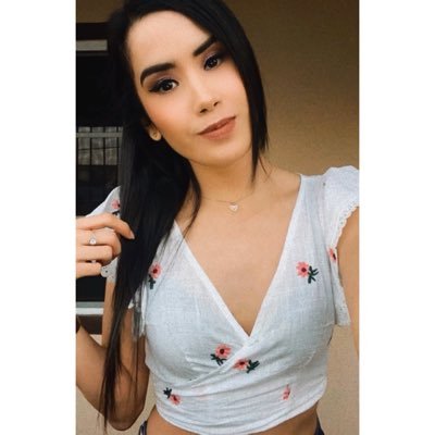 🌻☀️💛Lo que vale en esta vida es lo que llevas en el corazón y todo lo que transmites a través de tus acciones.💛☀️🌻