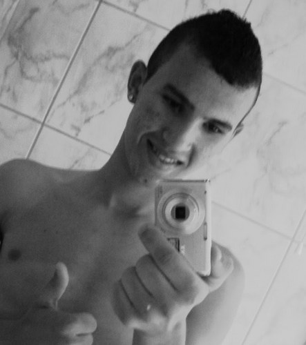 A ousadia em ser diferente reflete nas suas atitudes e na sua personalidade. E é assim que as pessoas lembrarão de você um dia.'