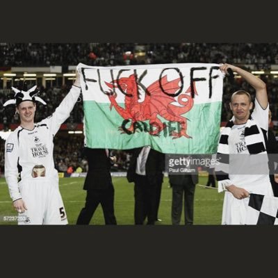 speaky83's profile picture. Swansea Till I Die ⚫️⚪️⚫️⚪️. Oasis are life 🙌🏻.