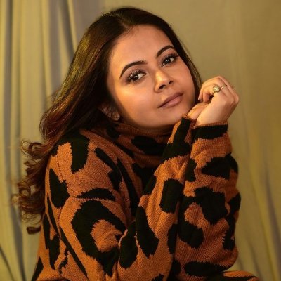Beauty is in the small things and in the heart of Devoleena.
She enjoy little things and has golden heart🦋💙 @Devoleena_23 
She has my heart for my whole life❤