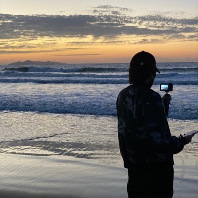 MMudcb2GzKvYbdc's profile picture. 18歳/vlog/中国語/hsk5 取得！6級勉強中！/歌詞書くよ！/webデザイン/YouTube⇒ https://t.co/7zVIjYEjS0 Instagram⇒ https://t.co/oGfB7V3SFp