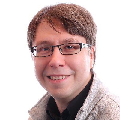 Yrittäjä. Katse maailmalla, sydän Oulussa. In English: @jraitamaa.