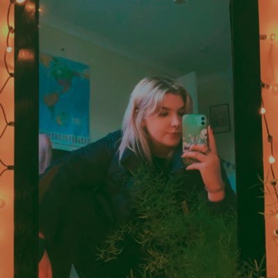 chookitypak's profile picture. so this is love————————she/her