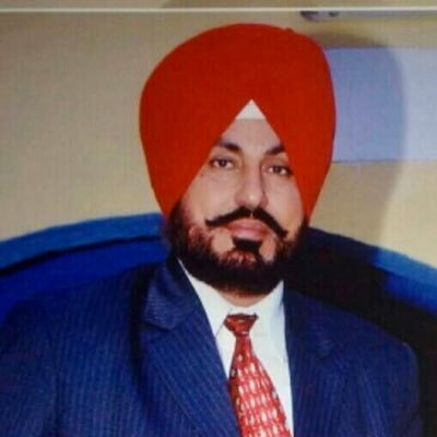 क़िसान का बेटा हूँ , क़िसान के साथ हूँ । क़िसान से मत टकराना , क़िसान डरता नही ,    सरहद पे भी क़िसान मज़दूर का बेटा ही जाता है , किसी संघी का नहीं