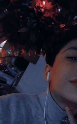 chrisfeliz10's profile picture. 