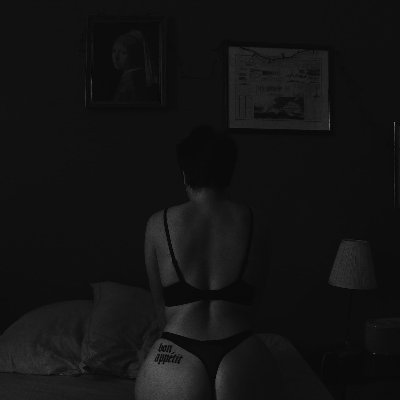 Here to show u more about me 🍑🦋 Nudité artistique, sensualité, sexy booty