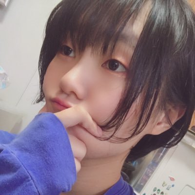 NSMの声優＆ヴォーカルコースを卒業したちゃっぴーです。彼氏の鼻の穴に指を突っ込むのが趣味です𓀤