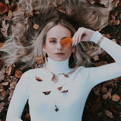 cemrreesolmazz's profile picture. 🖤