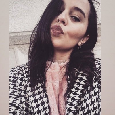 mariana_nikol's profile picture. 