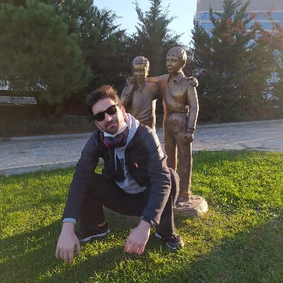 lowfiveghosts's profile picture. Saçma sapan konuşma la.