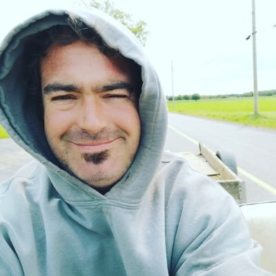 DannyNaud's profile picture. ferme laitière de 126 têtes et céréalière de 600 âcres