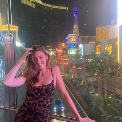 ashleybalster's profile picture. 