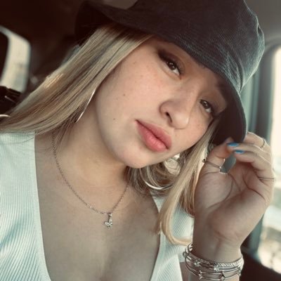 kimberlperez's profile picture. @aldomtz417 ✊🏻❤️💕💑