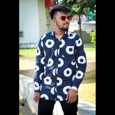 iamrahul133's profile picture. संघ शक्ति युगेयुगे 🚩,
राष्ट्रवादी ,
धर्मो रक्षित: रक्षिता: 🏹.