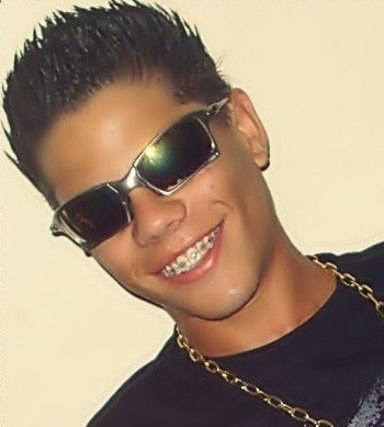 aqi nñ é o LON :) nós te amamos Airon de Lima Silva ♥ . donas do fã clube : @saaaapekinha & @ThaainnaRaa . fco orkut :