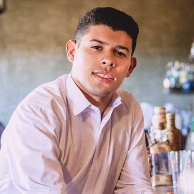 GUITSOficial's profile picture. 》Graduado em jornalismo 📰
》Pós-graduando em Cinema e Prod. Audiovisual 📽
》Designer Gráfico ✏
》Trader (Ações e Forex) 📈