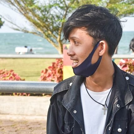tinggi 178. anak tunggal jurusan bhs inggris