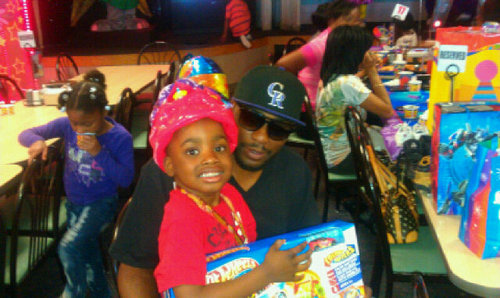 MRYOUNG4EVA's profile picture. Luvin my life kidz fam & friendz no time 4 dumb shit or negativity